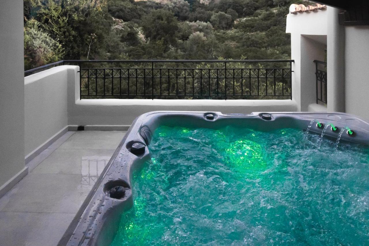 Villa Ventus, 40Sqm Private Pool & Hot Tub! Roussospition Exterior photo