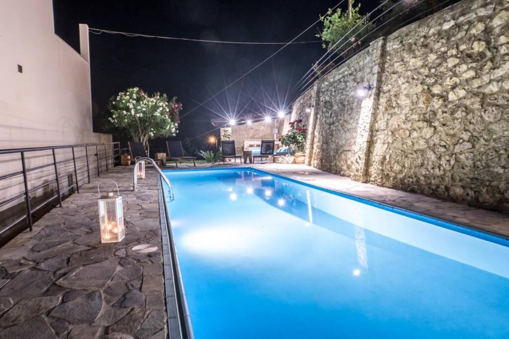 Villa Ventus, 40Sqm Private Pool & Hot Tub! Roussospition Exterior photo