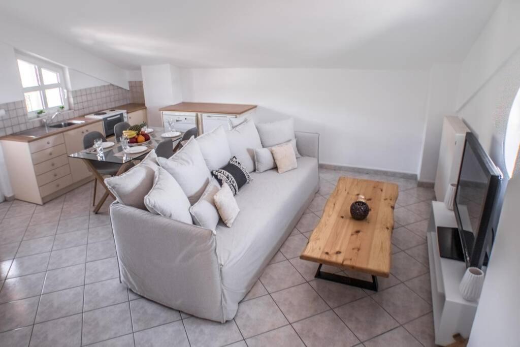 Villa Ventus, 40Sqm Private Pool & Hot Tub! Roussospition Exterior photo